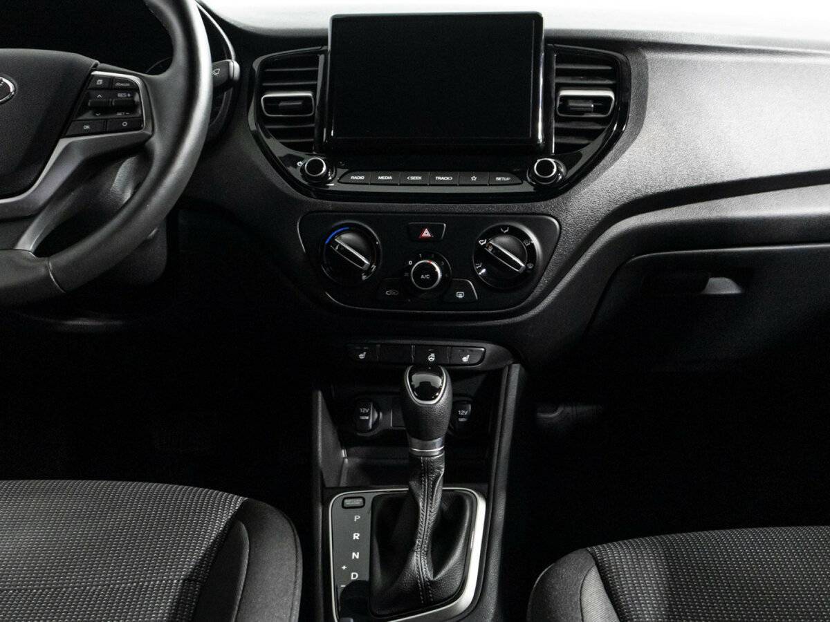 Купить Hyundai Solaris с пробегом. Фото: #13