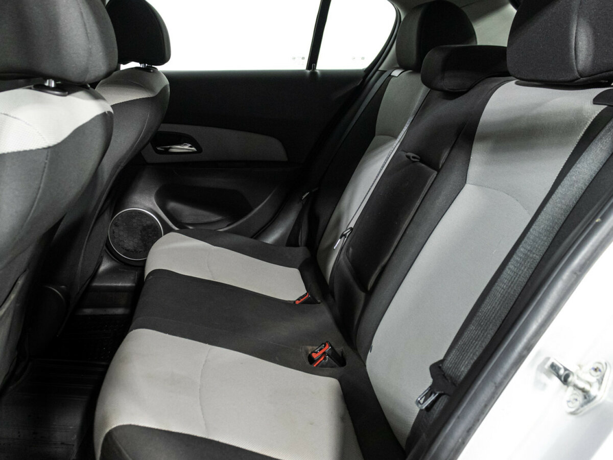 Купить Chevrolet Cruze с пробегом. Фото: #9