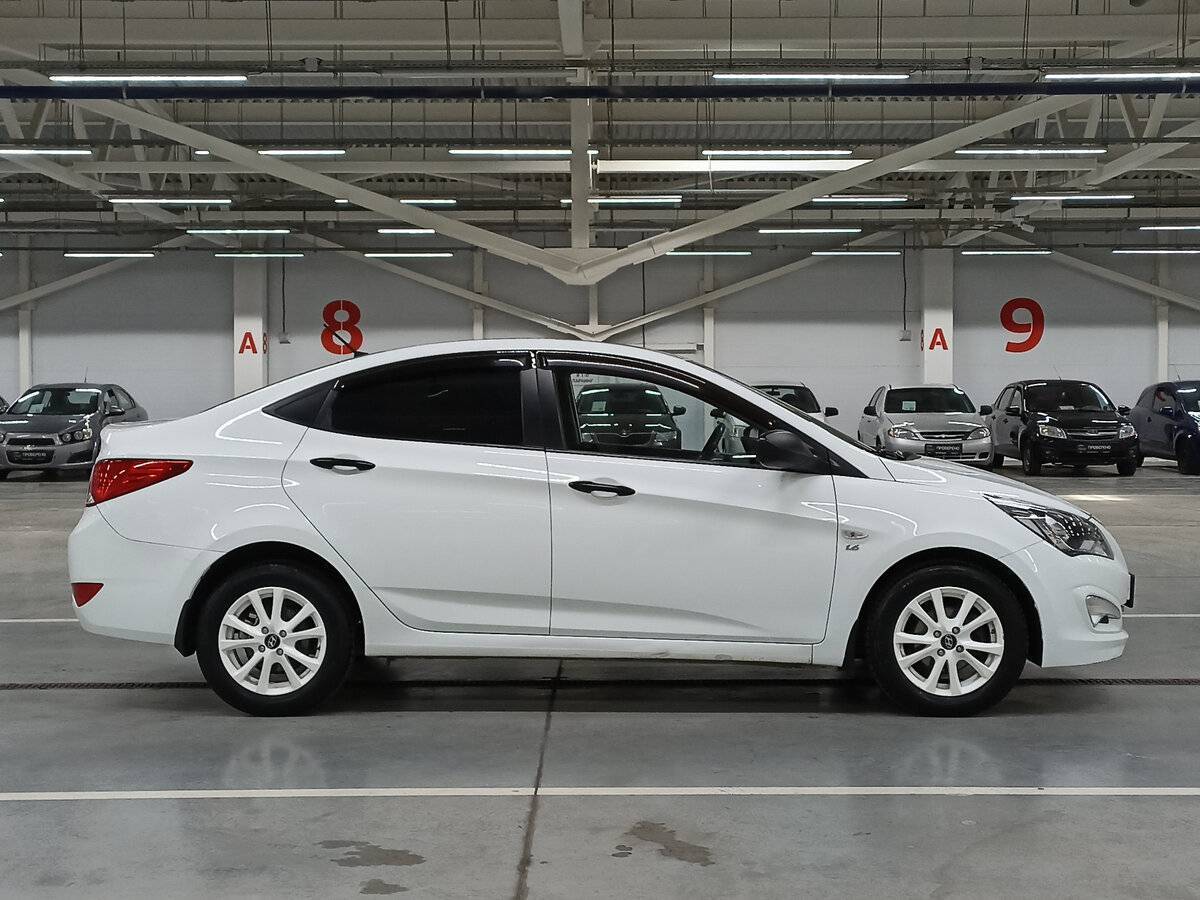 Купить Hyundai Solaris с пробегом. Фото: #3