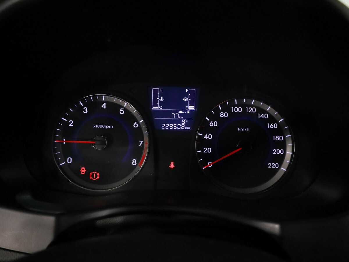 Купить Hyundai Solaris с пробегом. Фото: #8