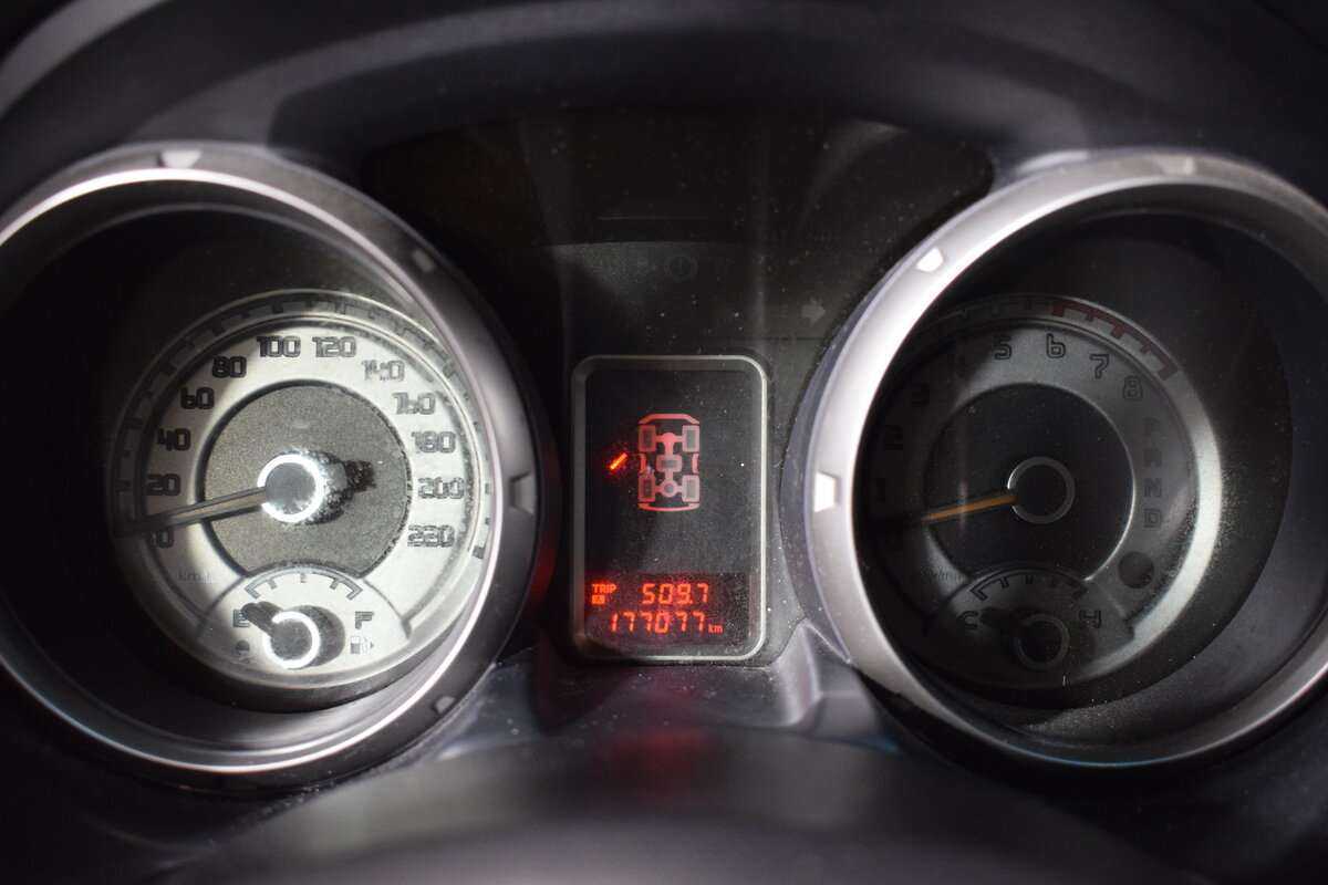 Купить Mitsubishi Pajero с пробегом. Фото: #15