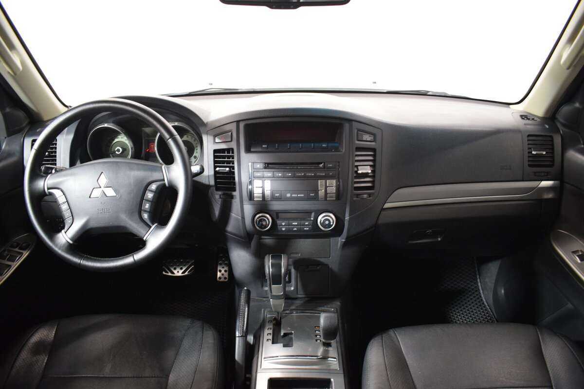 Купить Mitsubishi Pajero с пробегом. Фото: #13