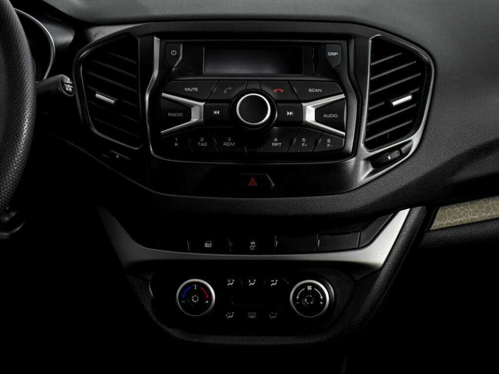 Купить Lada (ВАЗ) Vesta с пробегом. Фото: #14