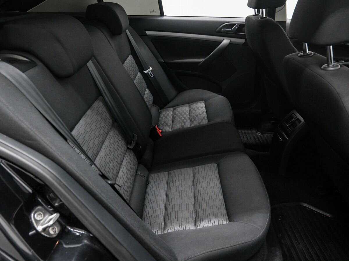 Купить Skoda Octavia с пробегом. Фото: #7