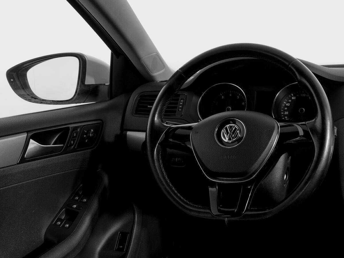 Купить Volkswagen Jetta с пробегом. Фото: #13