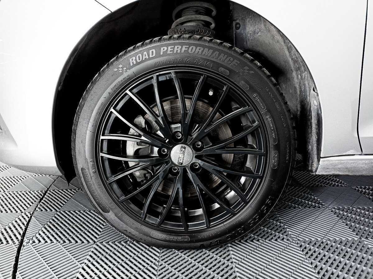 Купить Skoda Rapid с пробегом. Фото: #17