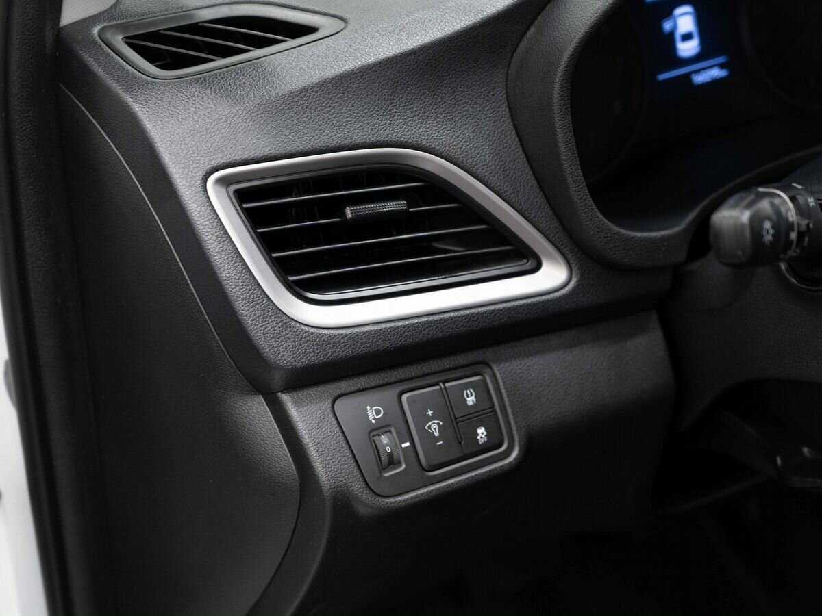 Купить Hyundai Solaris с пробегом. Фото: #20