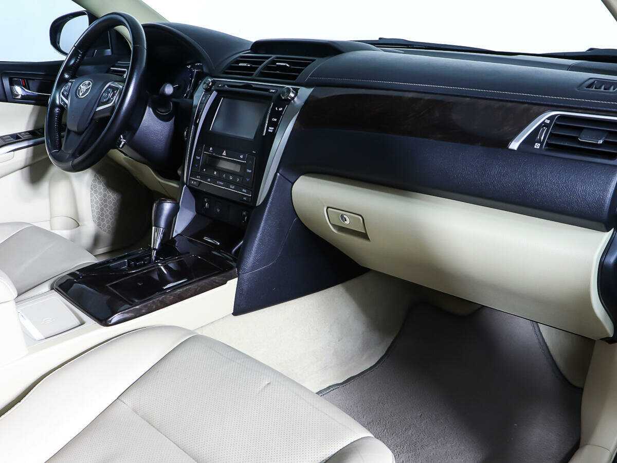 Купить Toyota Camry с пробегом. Фото: #7