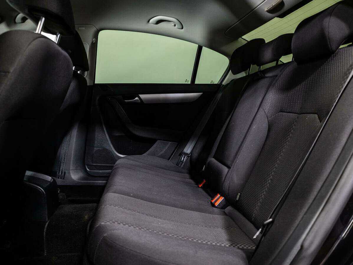 Купить Volkswagen Passat с пробегом. Фото: #7