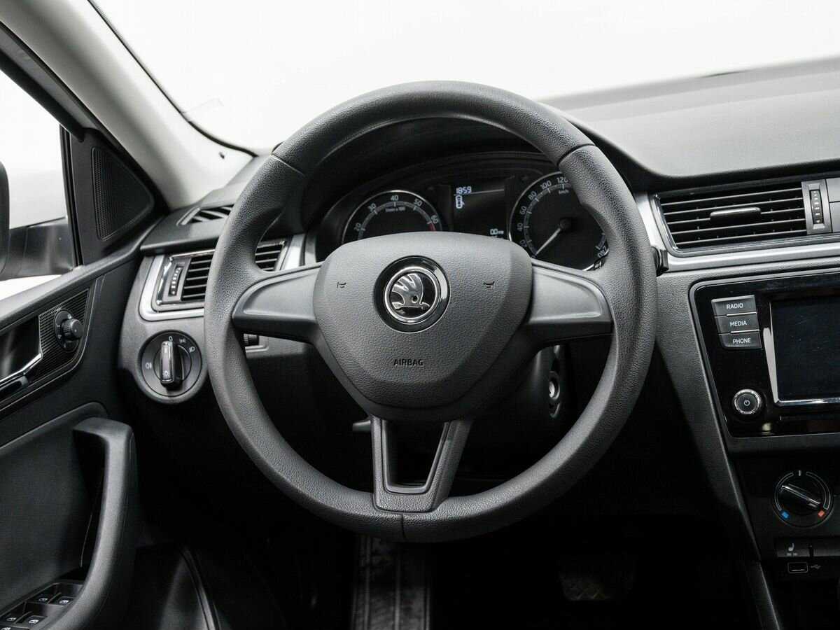 Купить Skoda Rapid с пробегом. Фото: #11