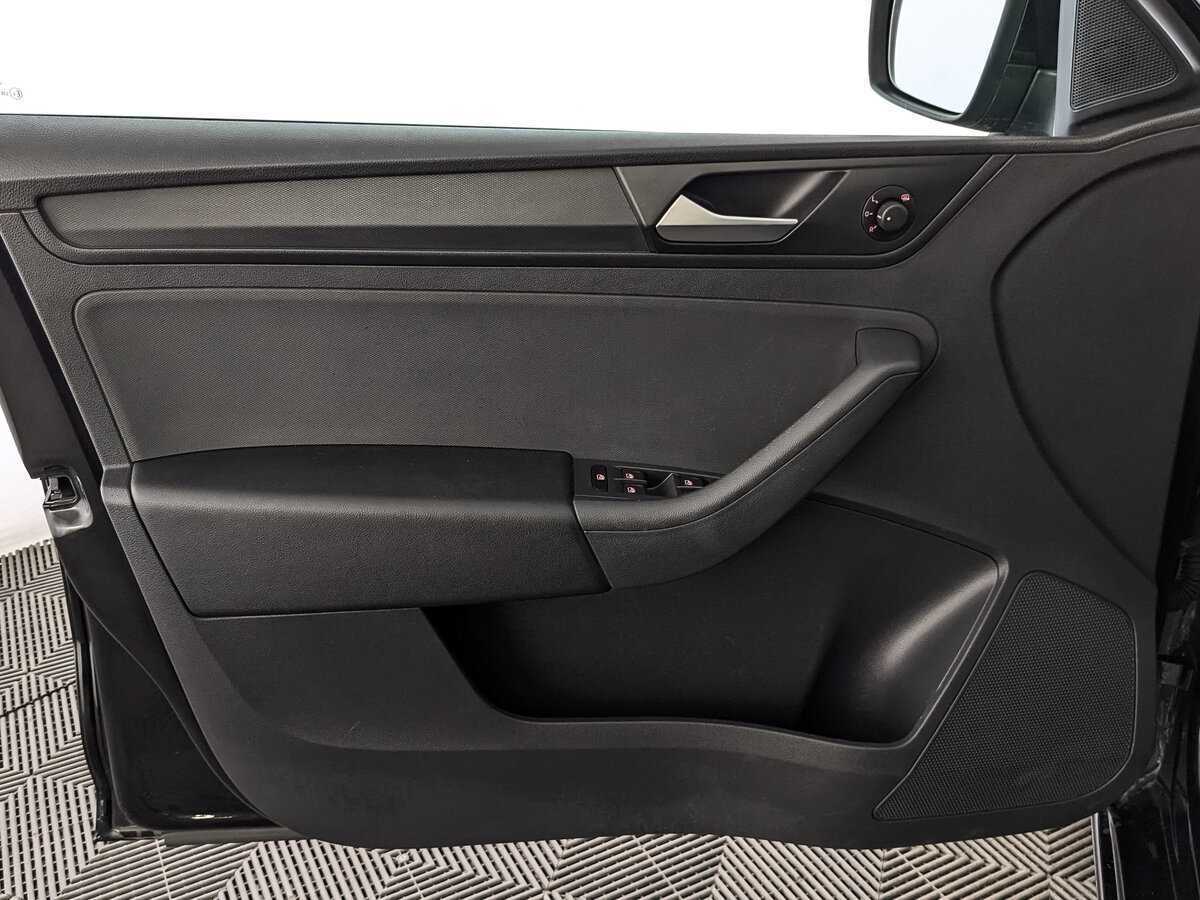 Купить Volkswagen Polo с пробегом. Фото: #17