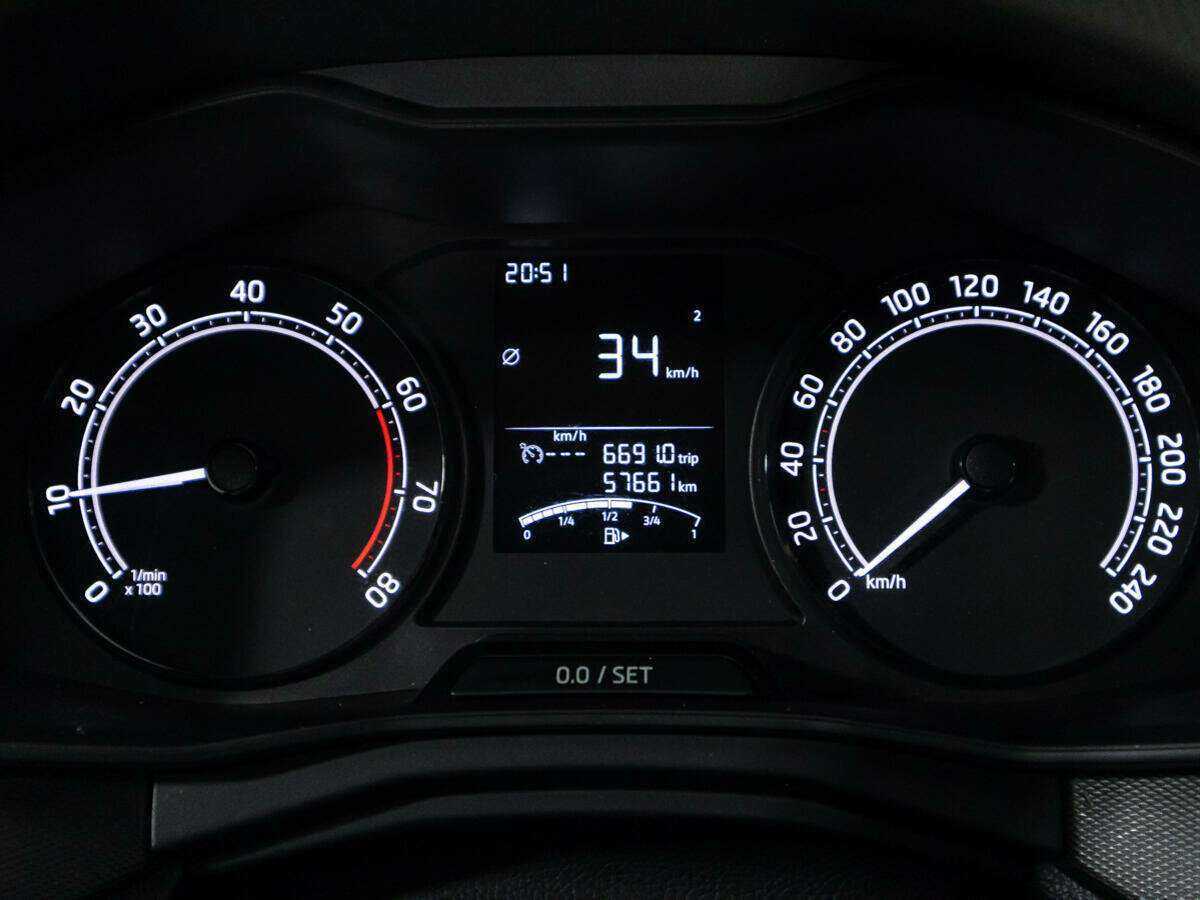 Купить Skoda Rapid с пробегом. Фото: #11