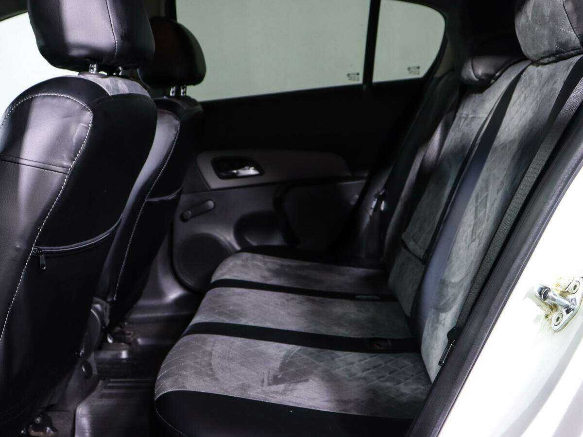 Купить Chevrolet Cruze с пробегом. Фото: #9
