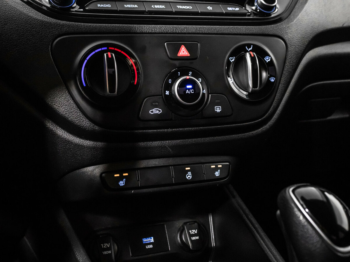 Купить Hyundai Solaris с пробегом. Фото: #11