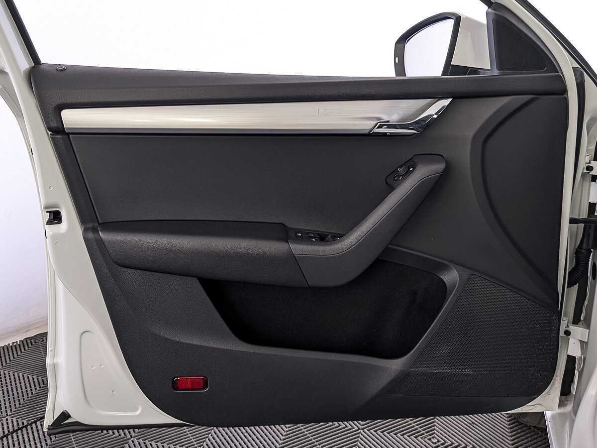 Купить Skoda Octavia с пробегом. Фото: #18