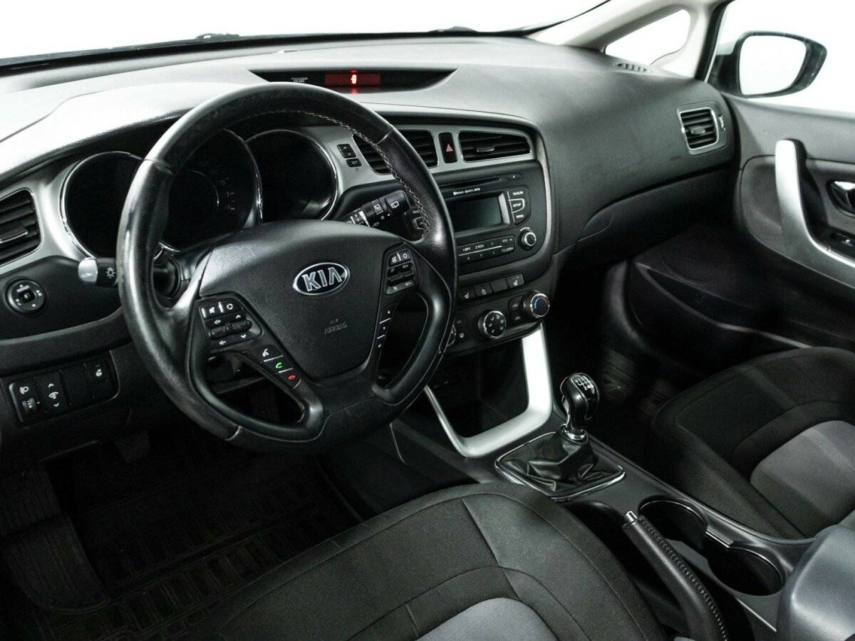 Купить Kia Ceed с пробегом. Фото: #10