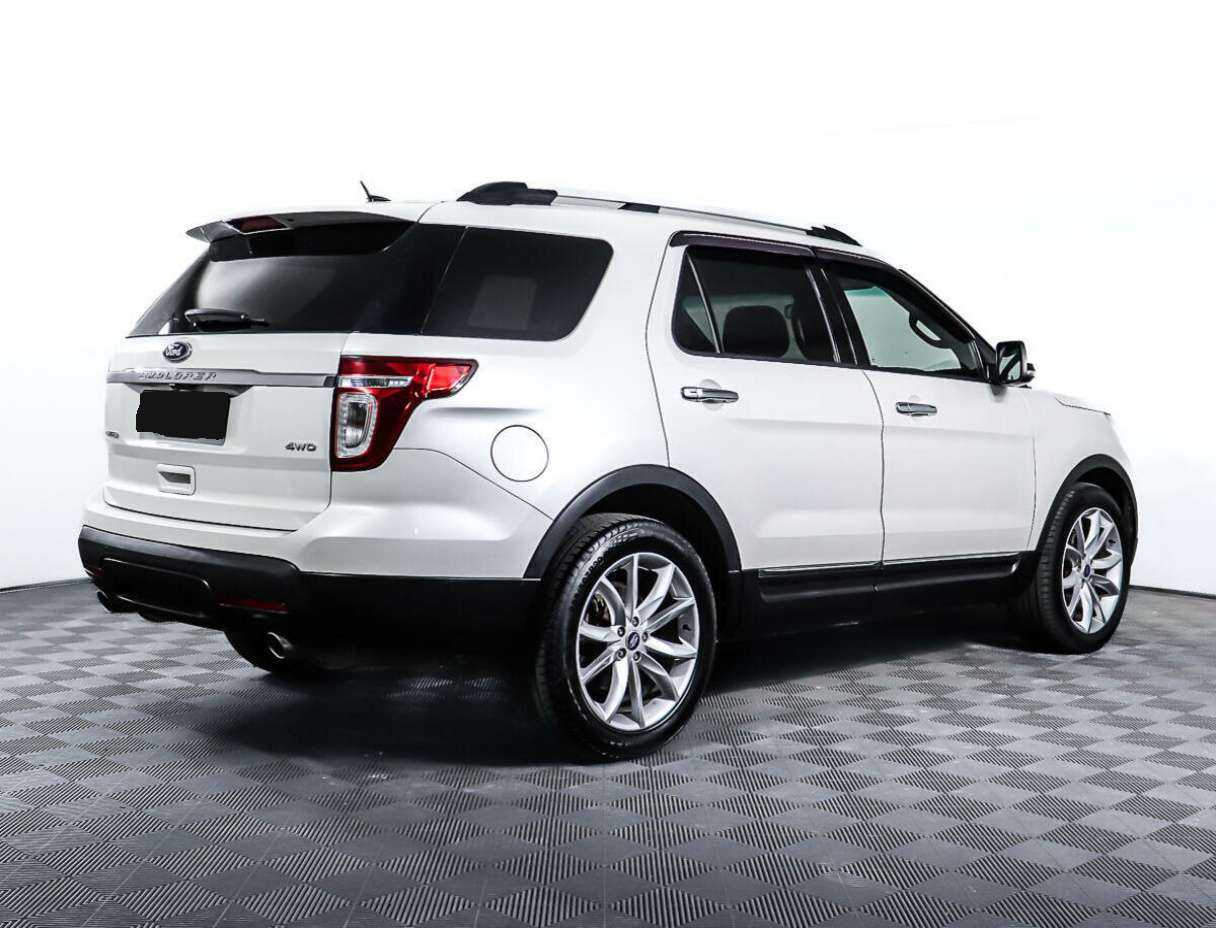 Купить Ford Explorer с пробегом. Фото: #4