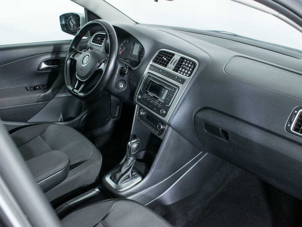 Купить Volkswagen Polo с пробегом. Фото: #8