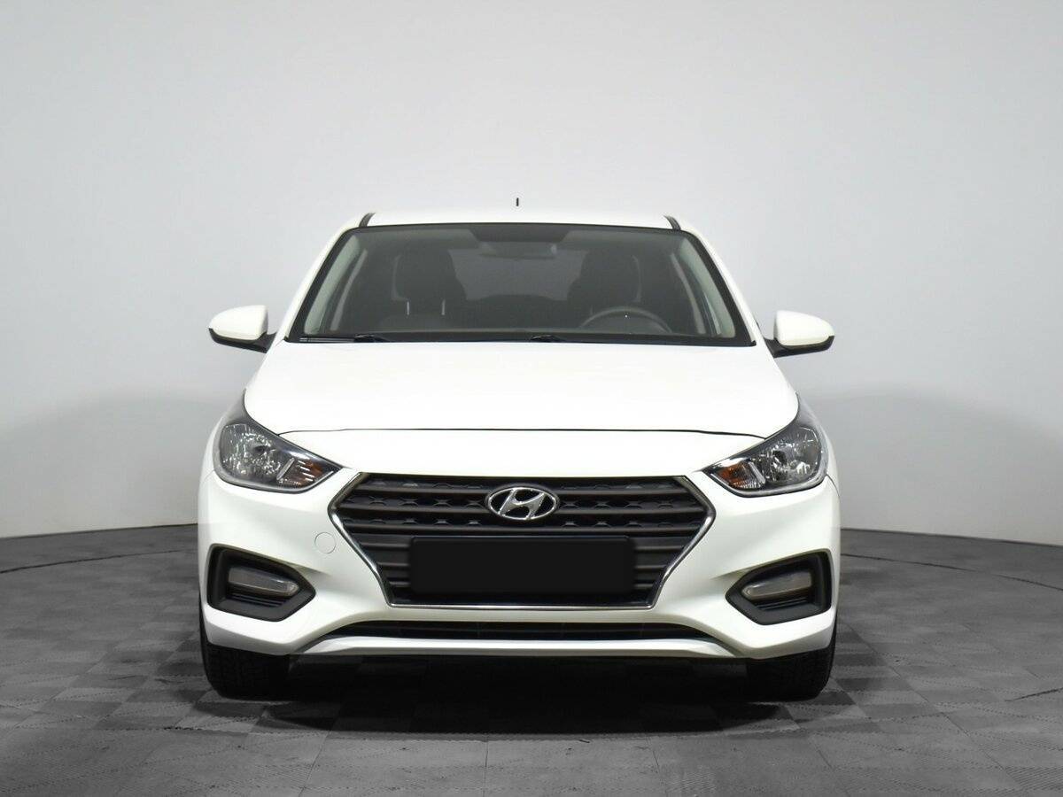 Купить Hyundai Solaris с пробегом. Фото: #1