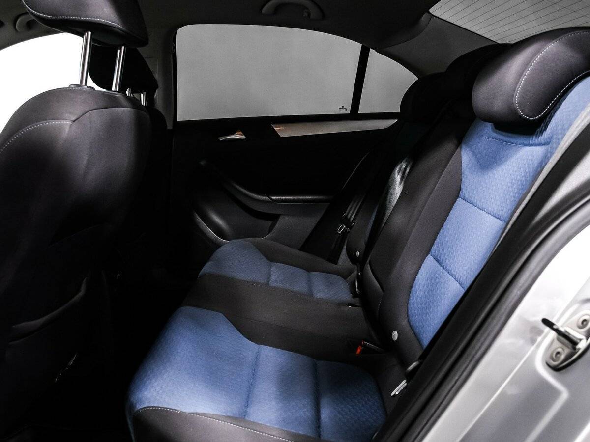 Купить Volkswagen Jetta с пробегом. Фото: #11