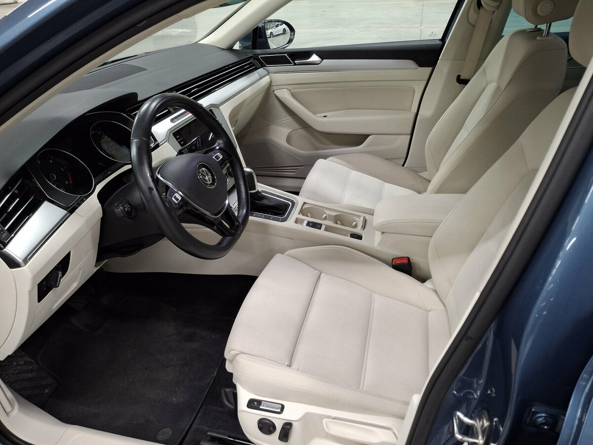 Купить Volkswagen Passat с пробегом. Фото: #14
