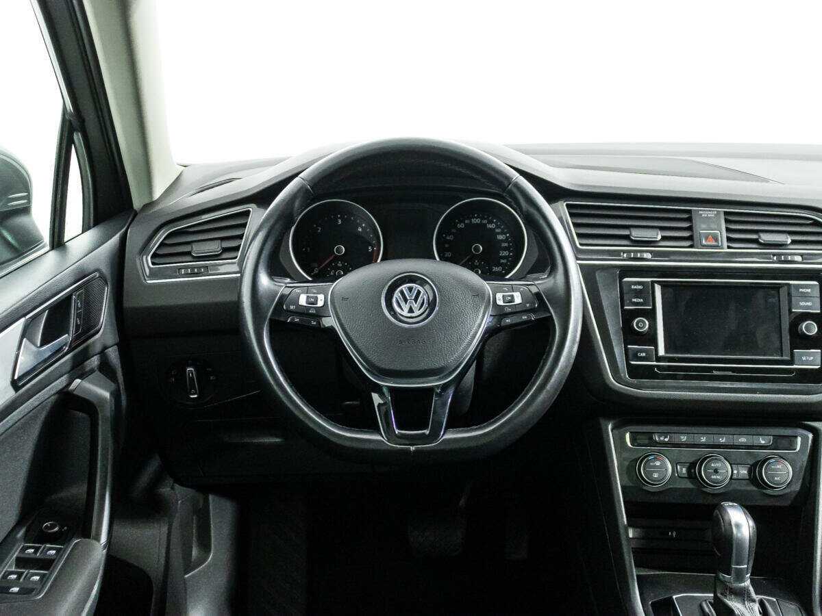Купить Volkswagen Tiguan с пробегом. Фото: #17