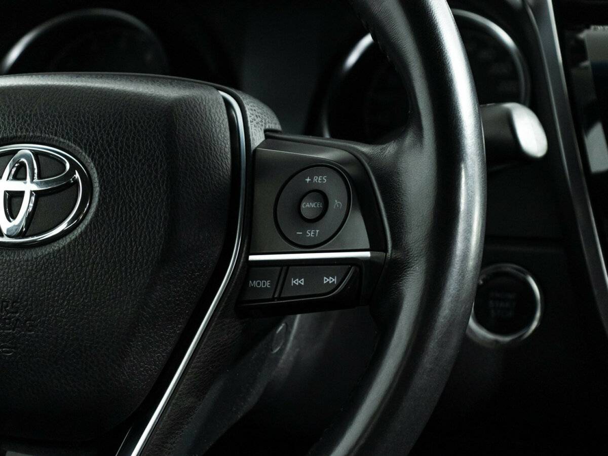 Купить Toyota Camry с пробегом. Фото: #17