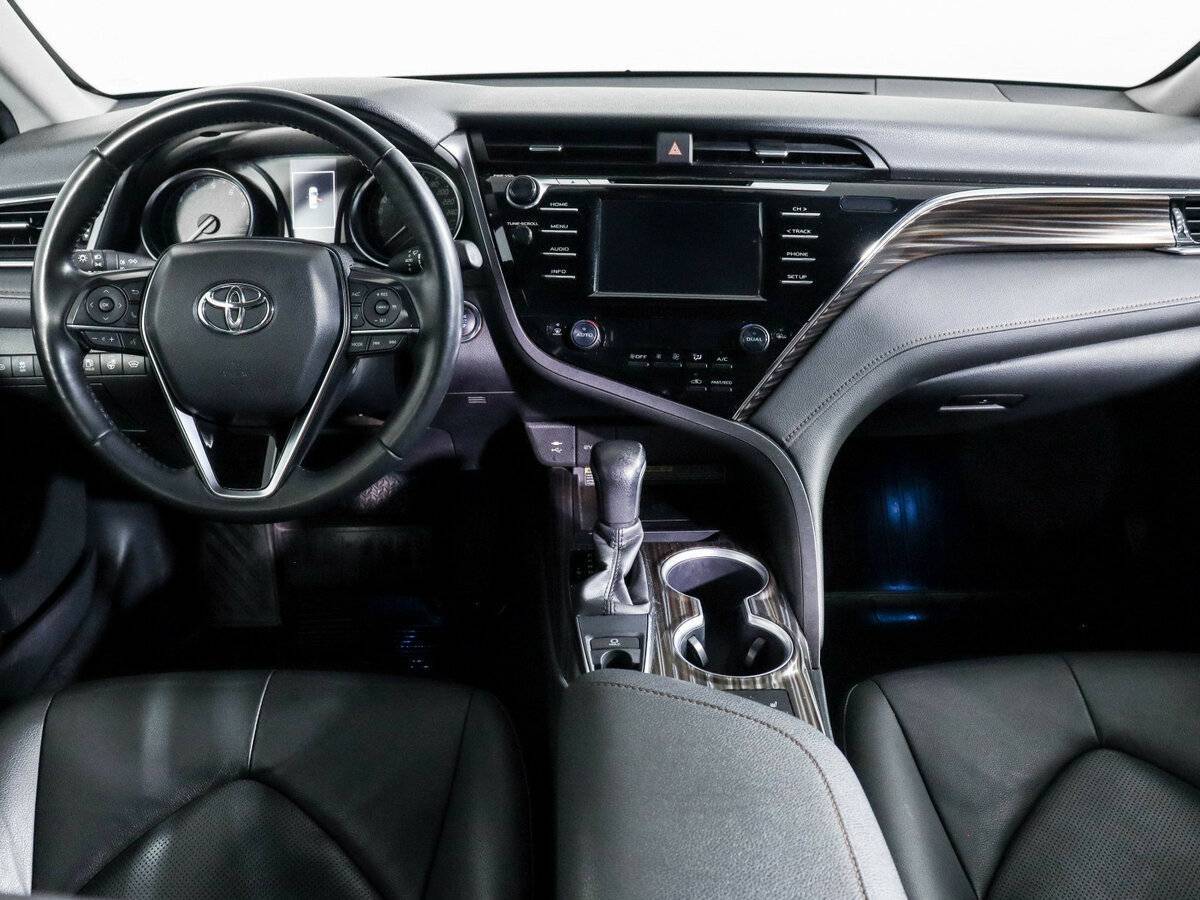 Купить Toyota Camry с пробегом. Фото: #11