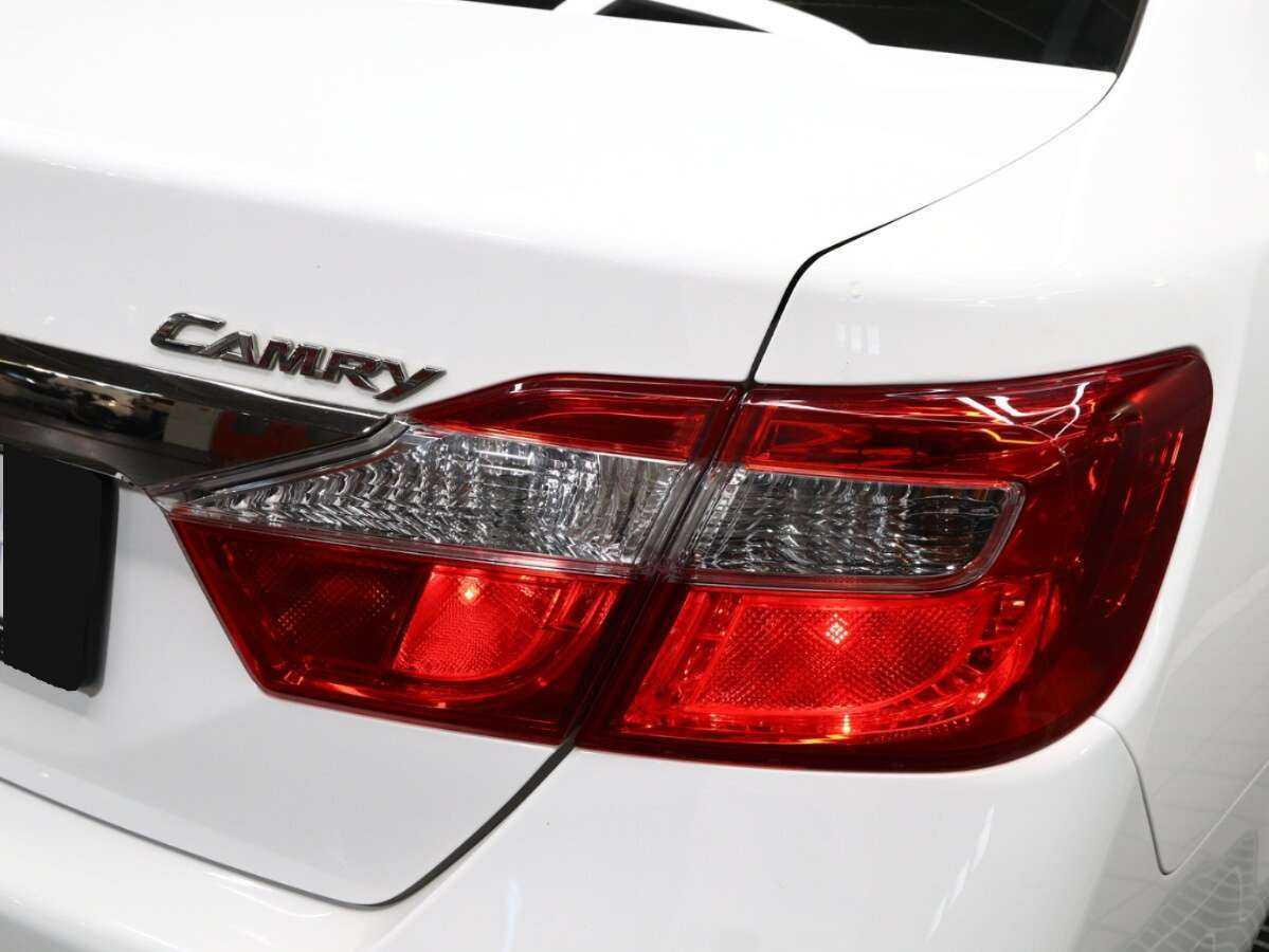 Купить Toyota Camry с пробегом. Фото: #5