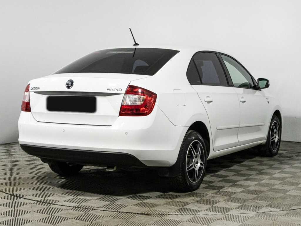 Купить Skoda Rapid с пробегом. Фото: #4