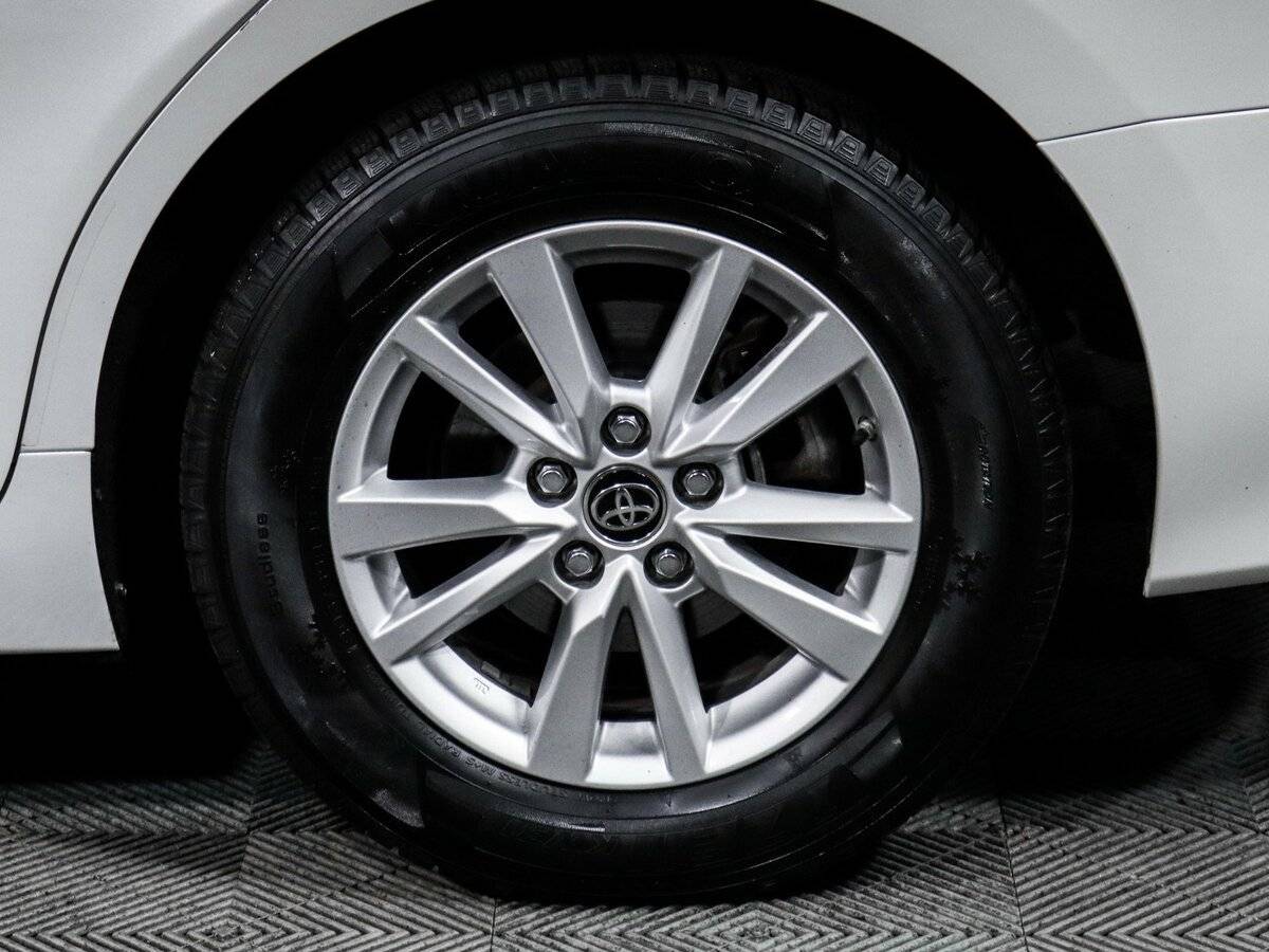 Купить Toyota Camry с пробегом. Фото: #11