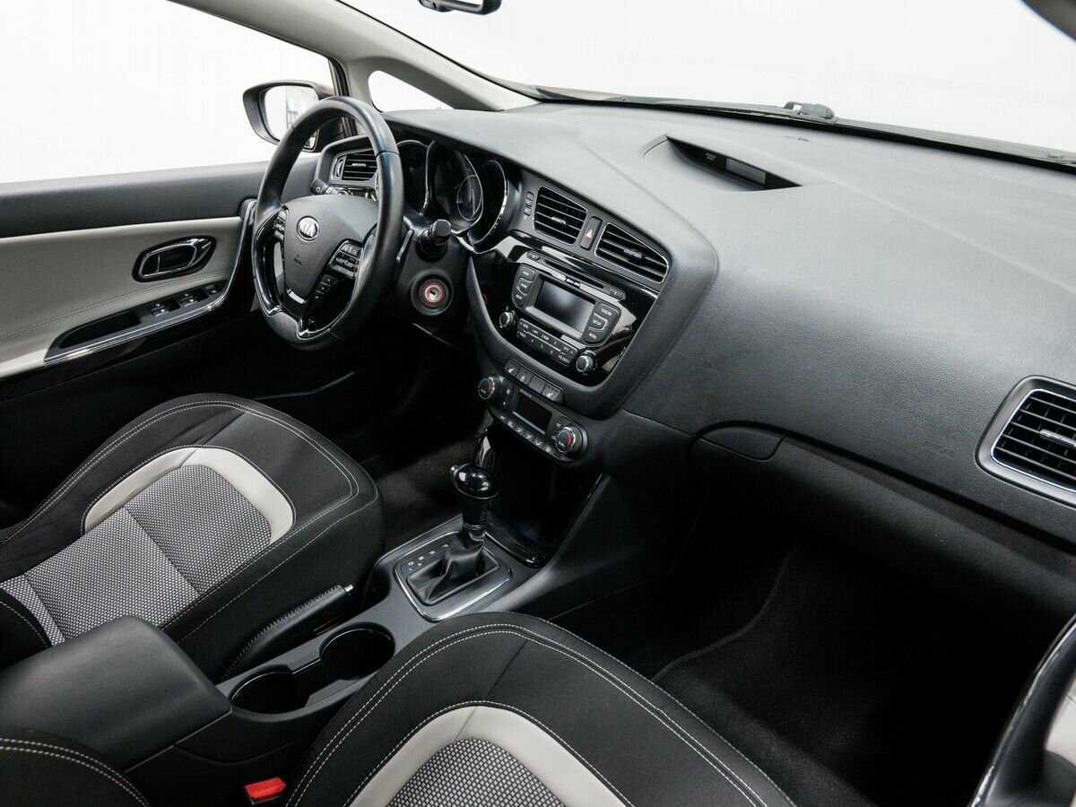 Купить Kia Ceed с пробегом. Фото: #7