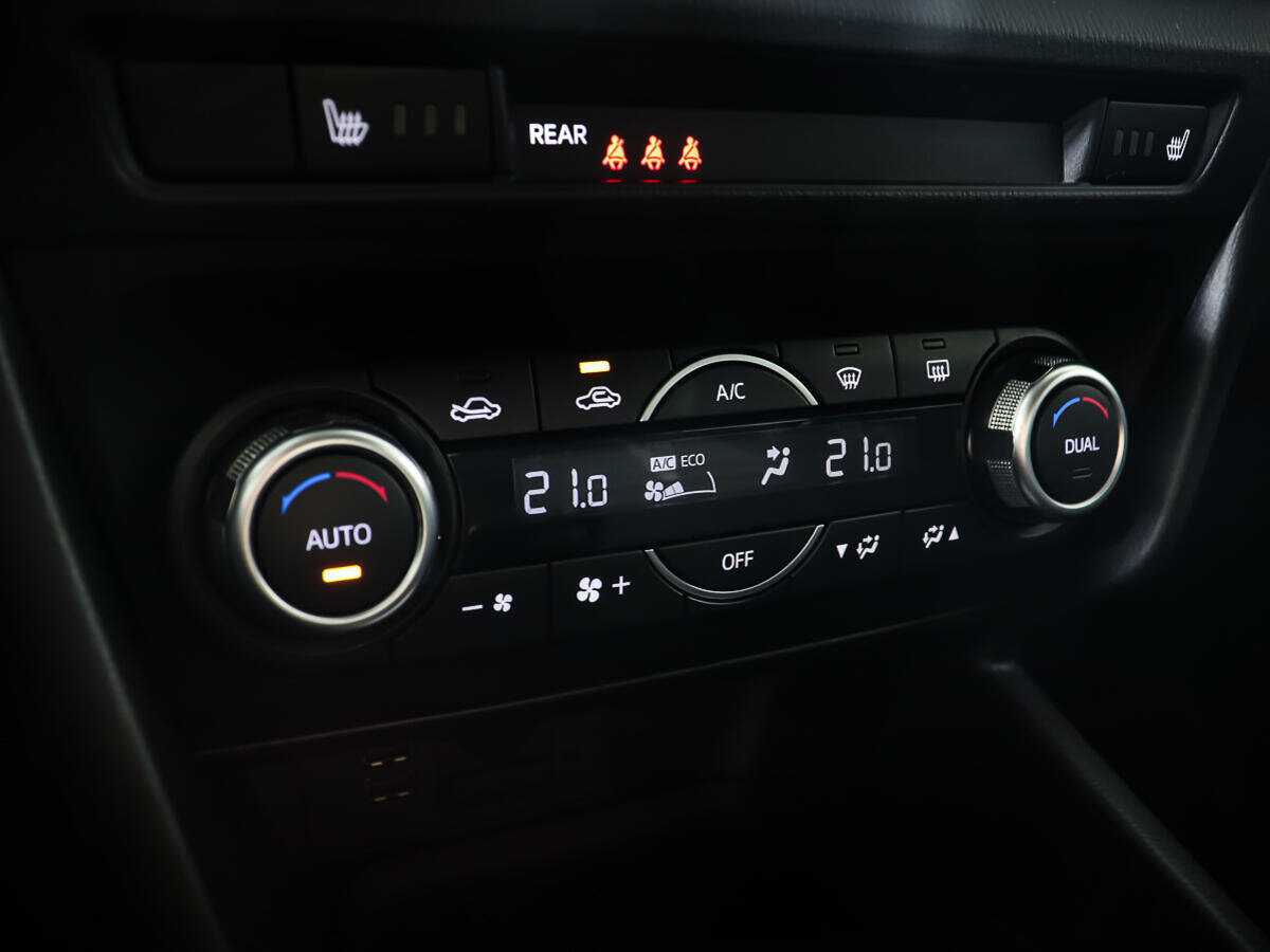 Купить Mazda 3 с пробегом. Фото: #16