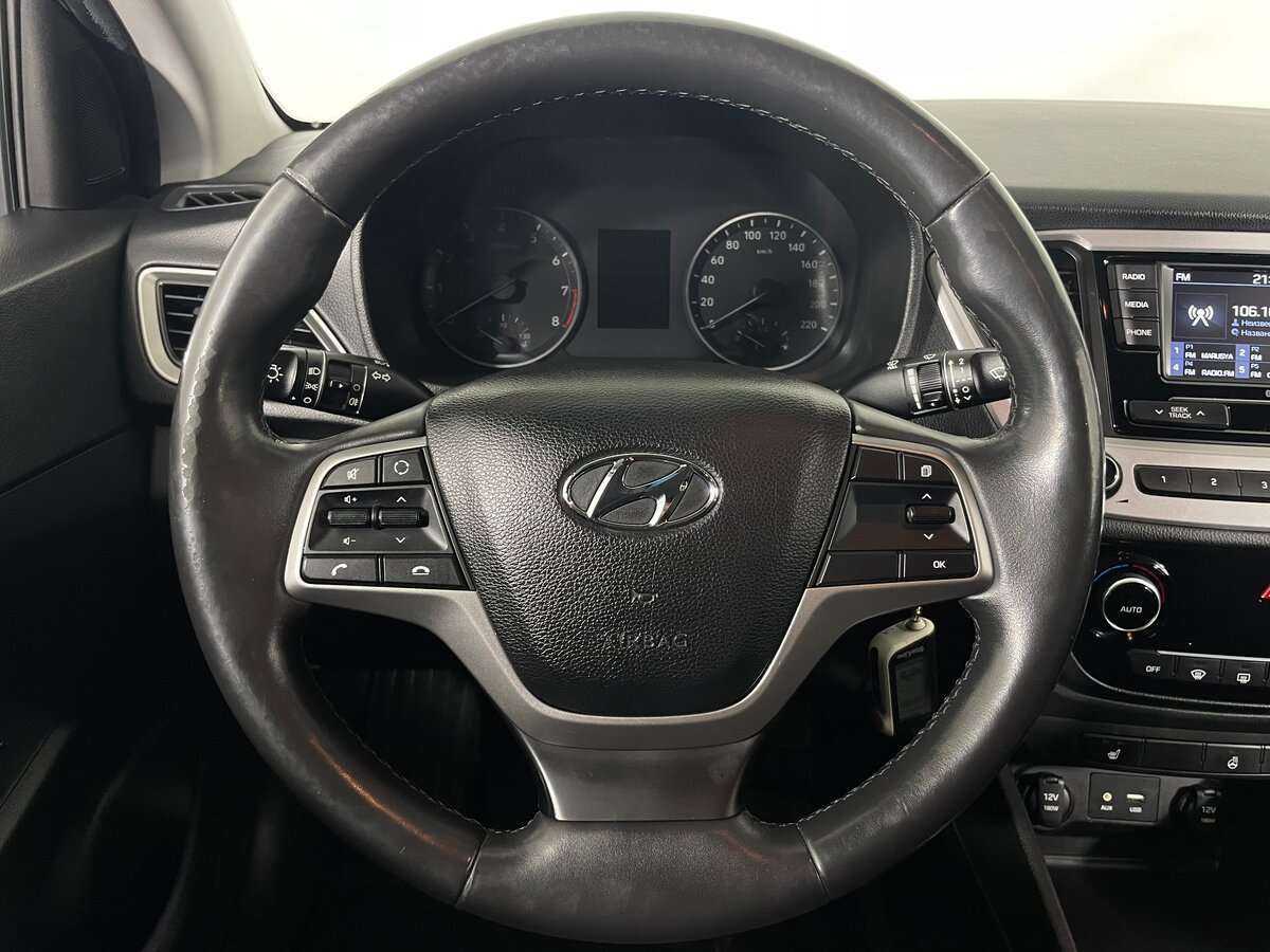 Купить Hyundai Solaris с пробегом. Фото: #10