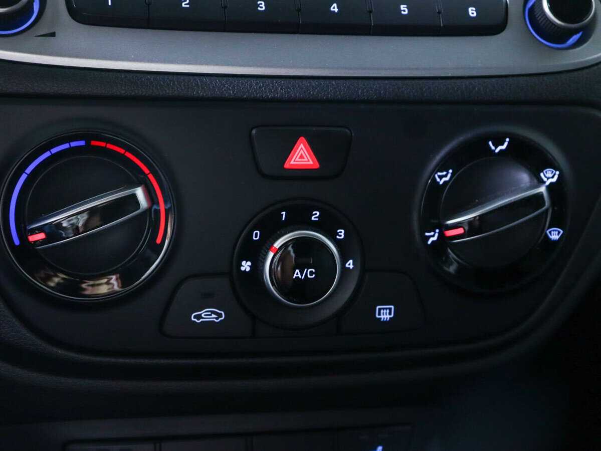 Купить Hyundai Solaris с пробегом. Фото: #12