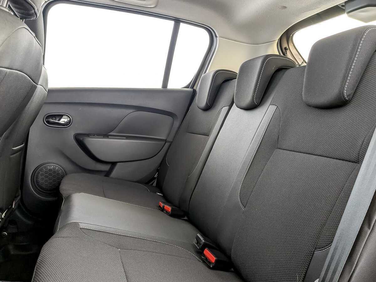 Купить Renault Sandero с пробегом. Фото: #9