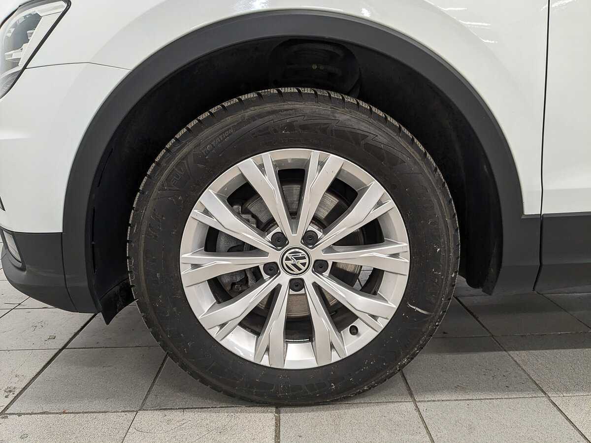 Купить Volkswagen Tiguan с пробегом. Фото: #11