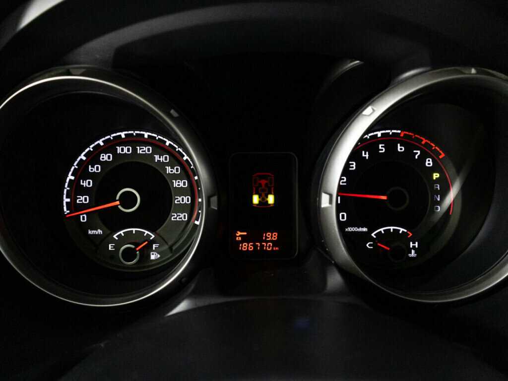 Купить Mitsubishi Pajero с пробегом. Фото: #11