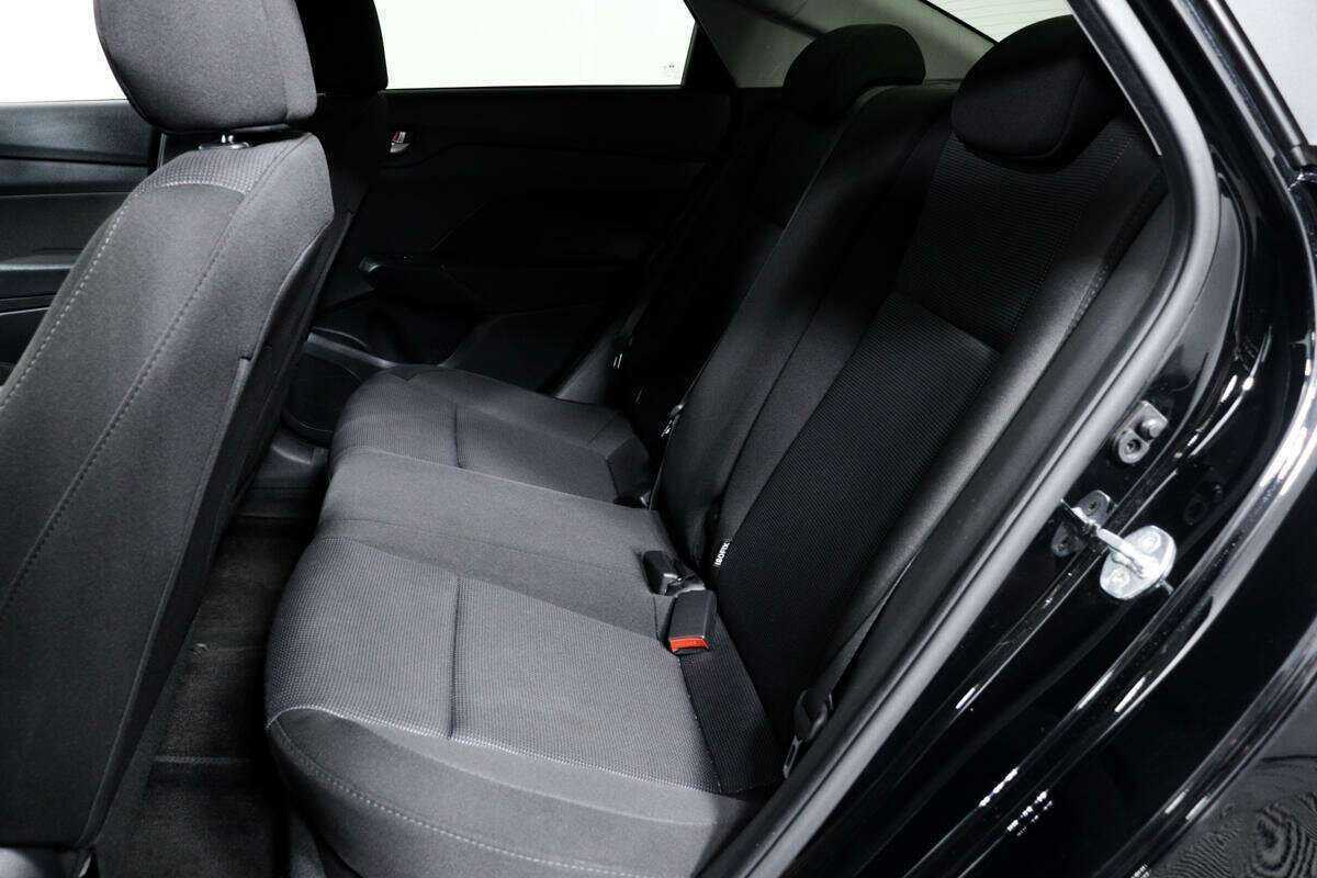 Купить Hyundai Solaris с пробегом. Фото: #10