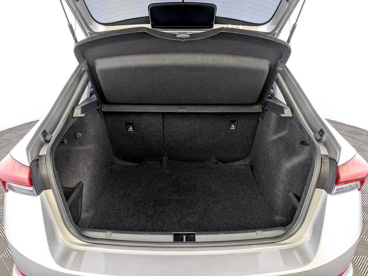 Купить Skoda Rapid с пробегом. Фото: #9