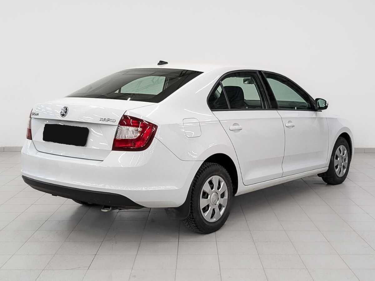 Купить Skoda Rapid с пробегом. Фото: #4