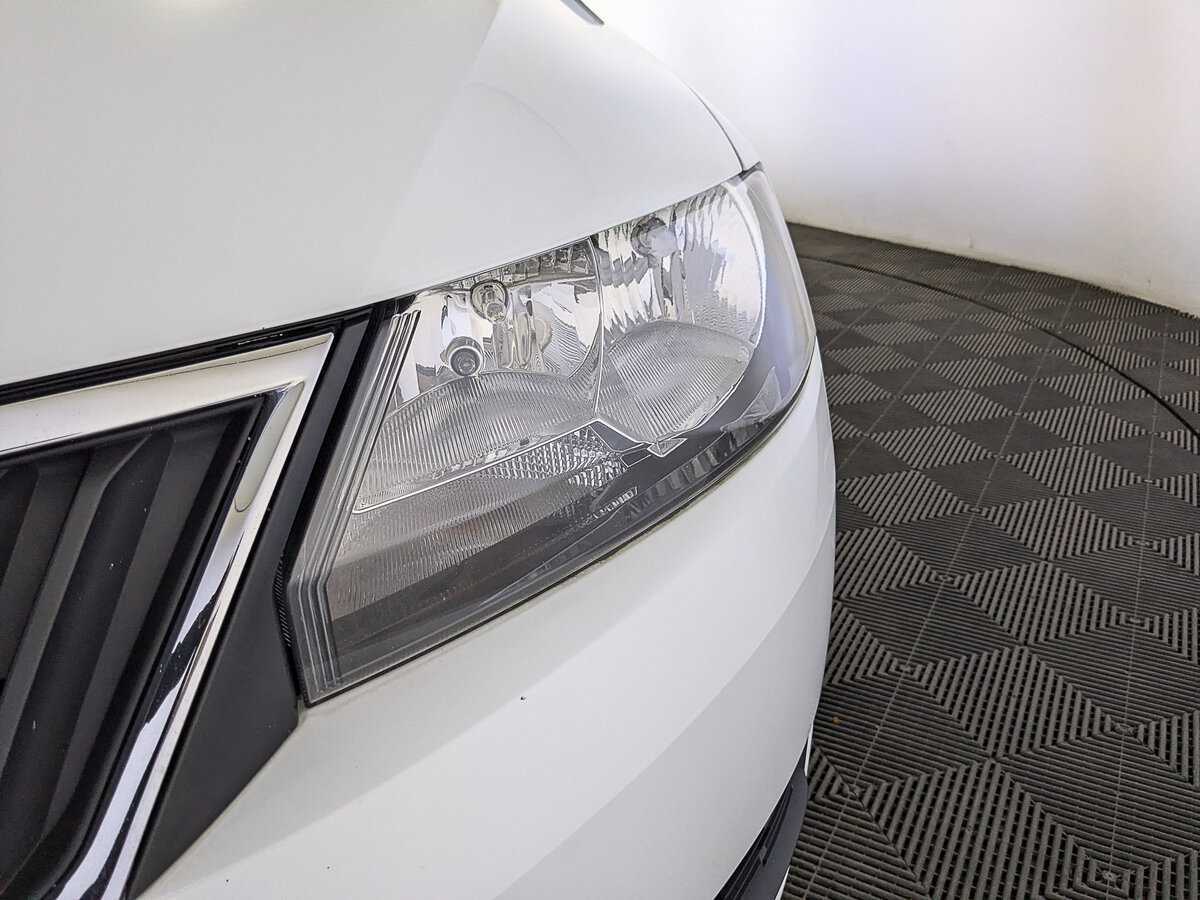 Купить Skoda Rapid с пробегом. Фото: #10