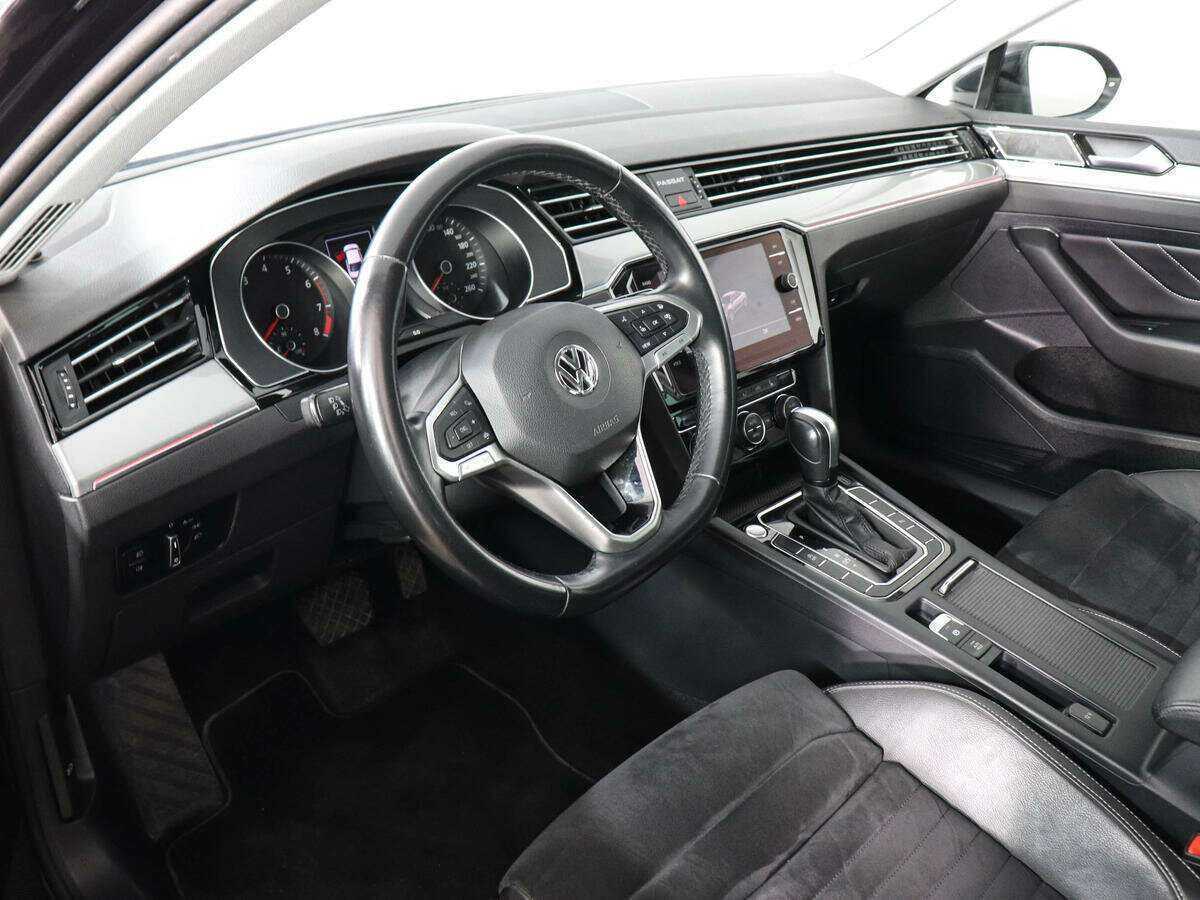 Купить Volkswagen Passat с пробегом. Фото: #8