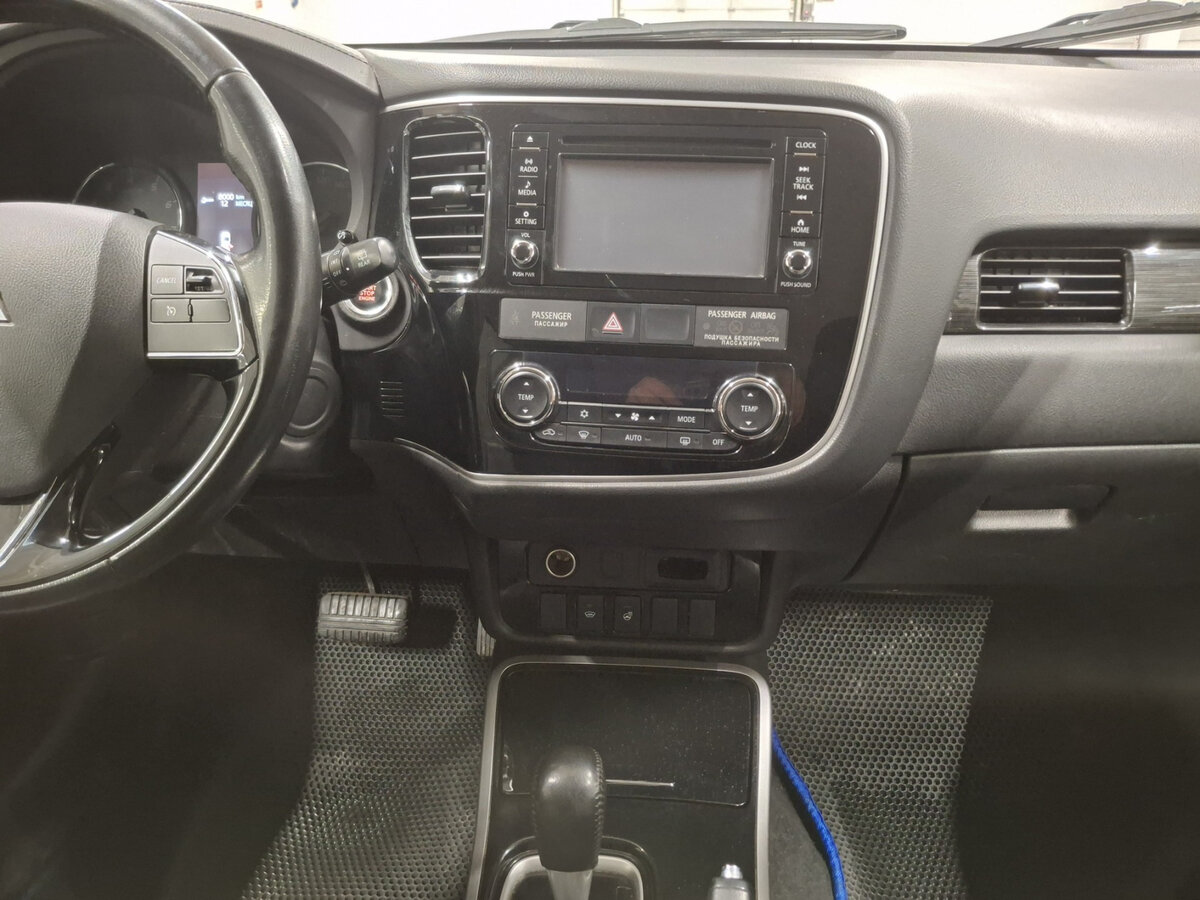 Купить Mitsubishi Outlander с пробегом. Фото: #13