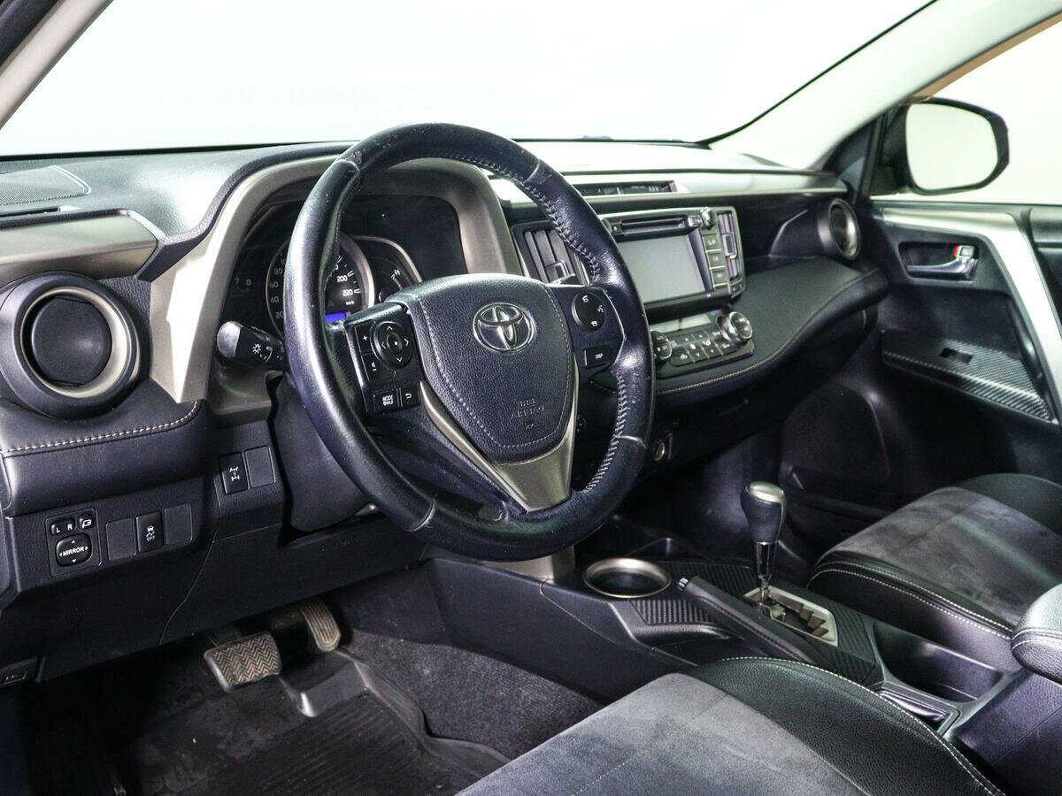 Купить Toyota RAV4 с пробегом. Фото: #11