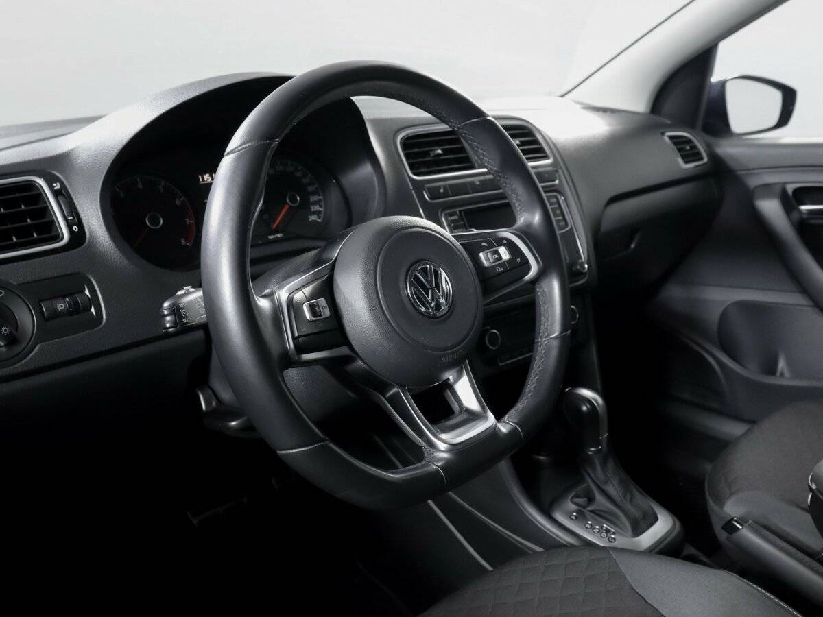 Купить Volkswagen Polo с пробегом. Фото: #10