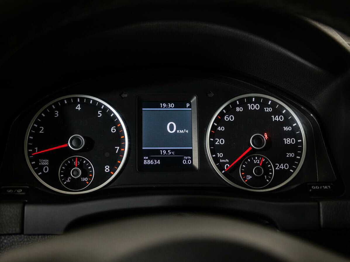 Купить Volkswagen Tiguan с пробегом. Фото: #9