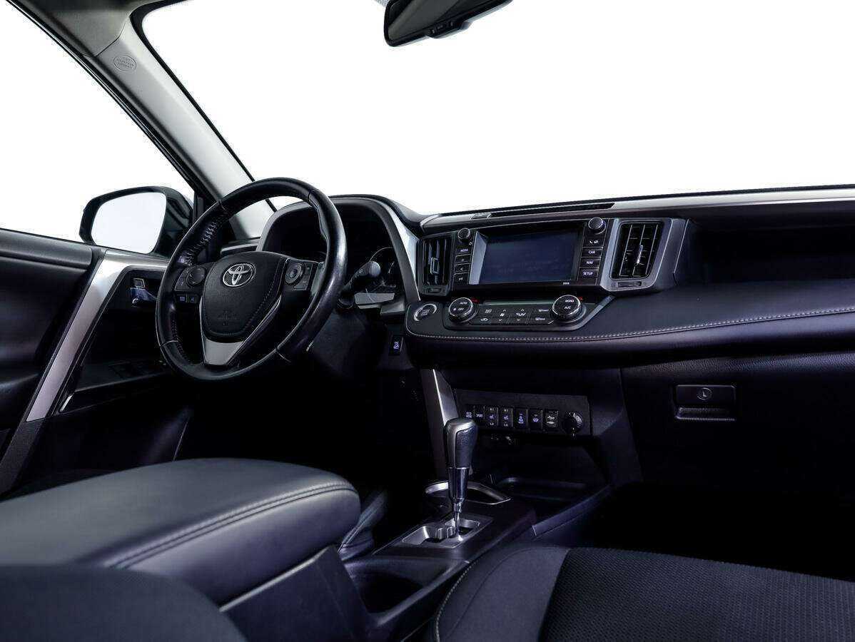 Купить Toyota RAV4 с пробегом. Фото: #7