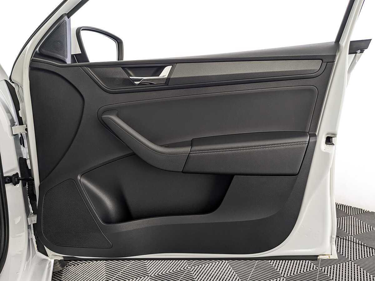 Купить Skoda Rapid с пробегом. Фото: #23