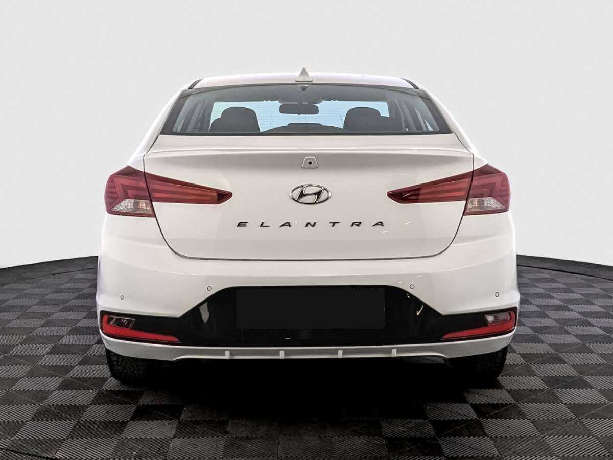 Купить Hyundai Elantra с пробегом. Фото: #5